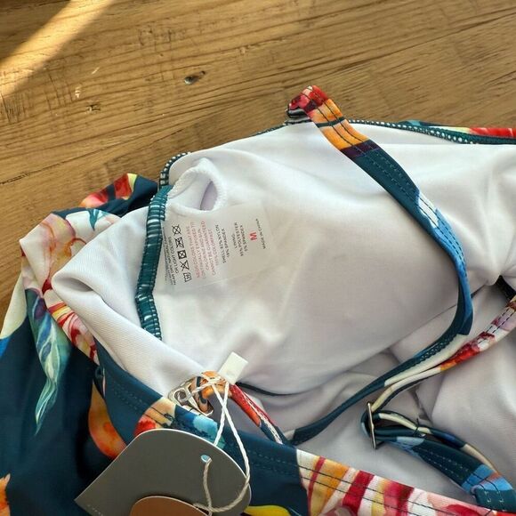 Deep V Neck Cut Out Onepiece Swimsuit size large - Picture 6 of 6